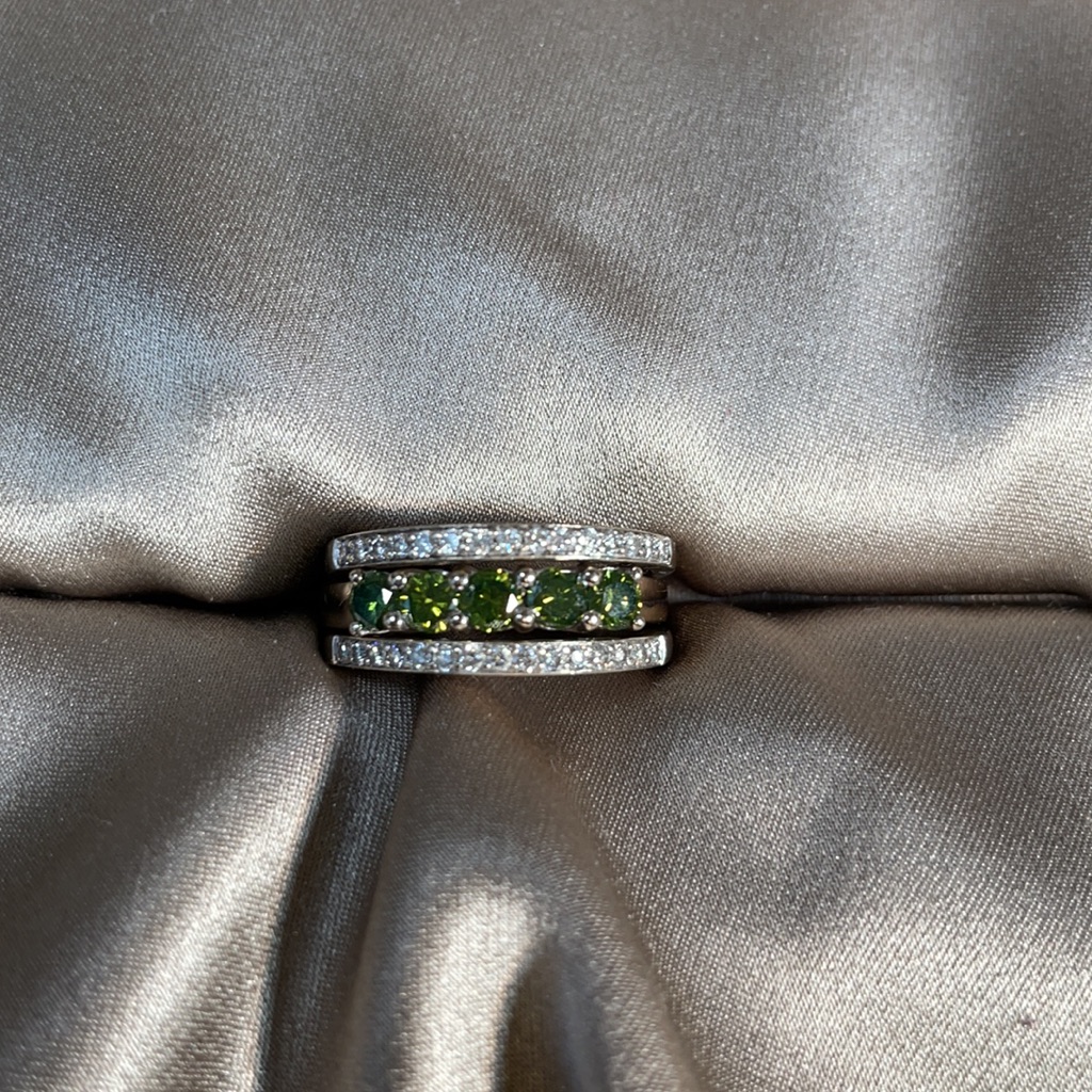 Natural Green Diamonds White Diamonds Solid 18k